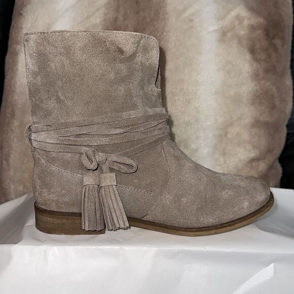Splendid x Anthro 6 TanโGenuine Leather Suede Tasseled Pull on Ankle Booties - Picture 2 of 14